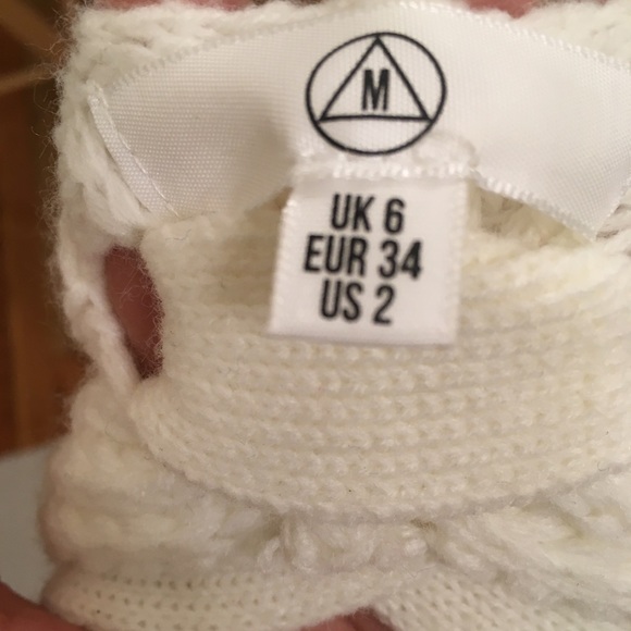 Missguided knitted sweater with lace up back! - Picture 4 of 5